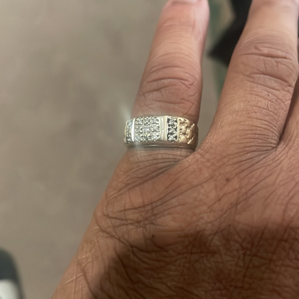 Gold ring - Picture 3 of 3